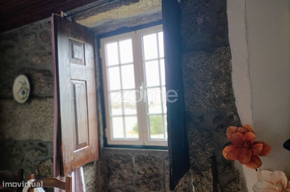 Moradia T1 com espaço exterior e vista magnífica para Serra da Estr...