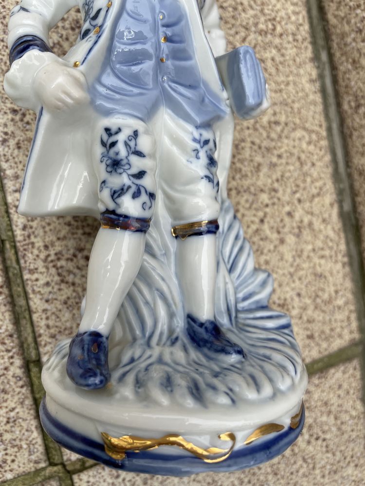 Porcelanowa figurka - markiz