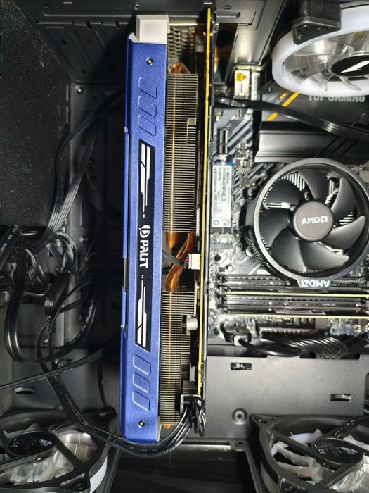 Продаю відеокарту GTX 1070 8GB Game Rock