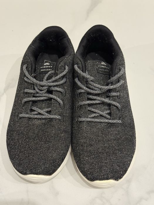 Чоловічі кросівки 38 розмір