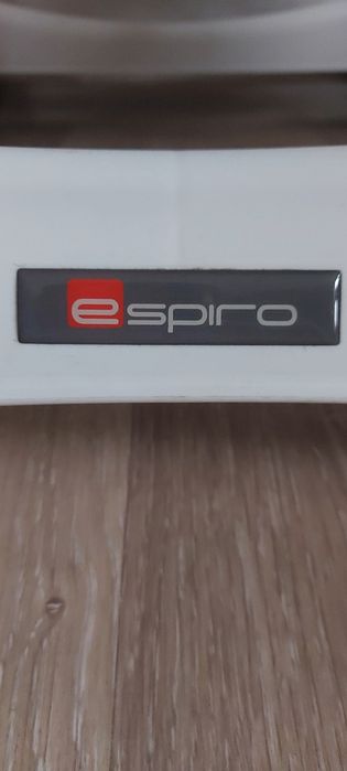 Stolik do karmienia dla dziecka