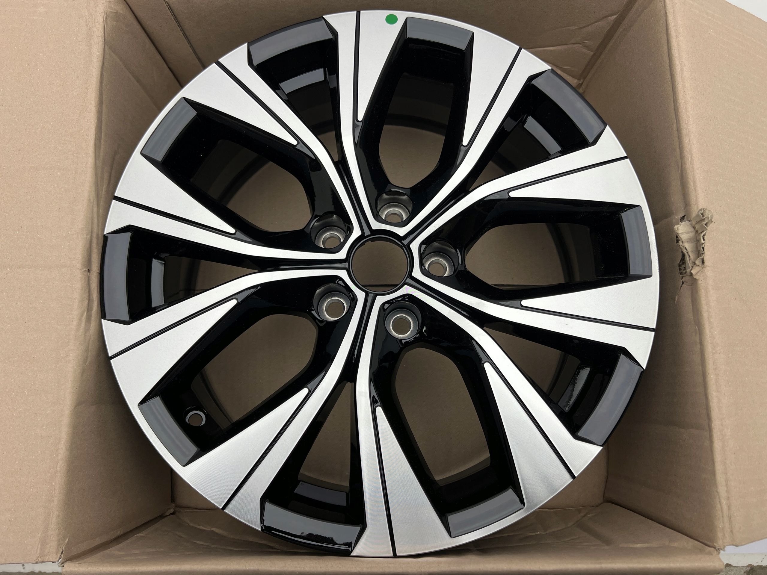 Renault Arkana Captur II Felga koło 7Jx18 ET35 5x114.3 oryginał N