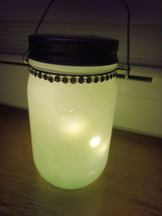 Latarenka Jysk, świecąca.