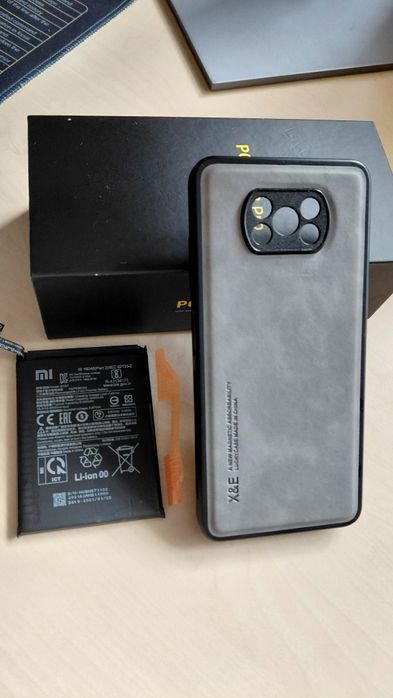 Продам чехол, акумулятор та коробку Poco x3 pro