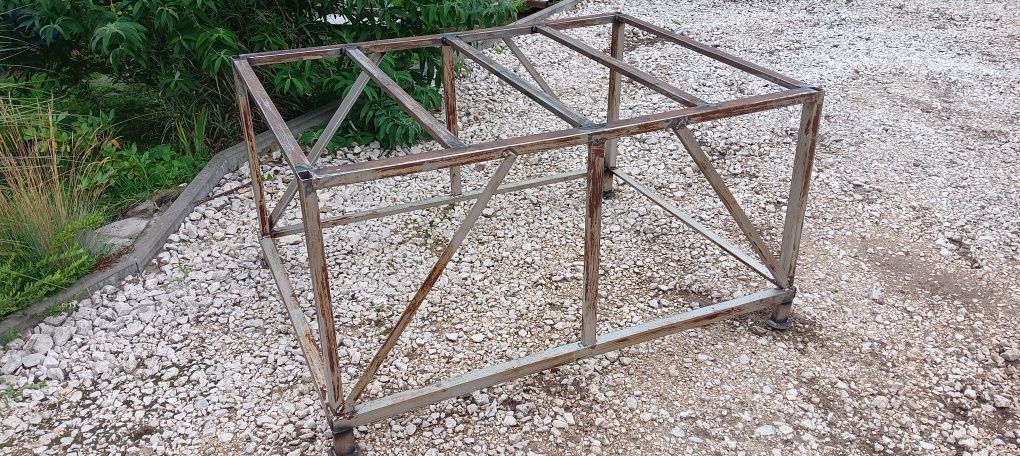 Stół metalowy , montażowy
