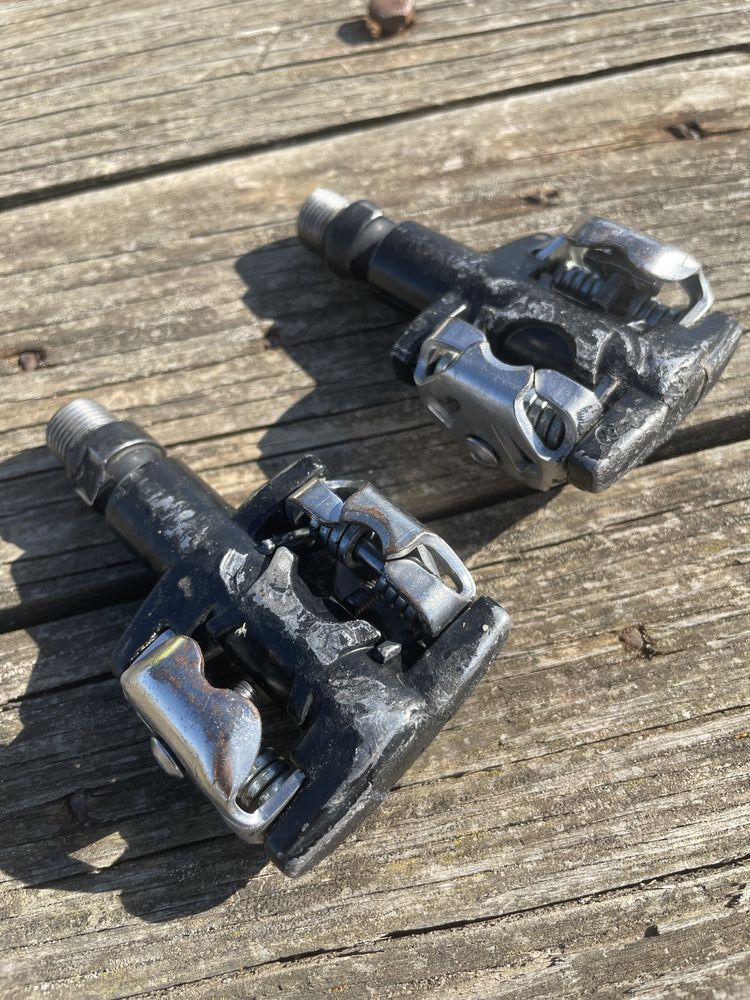 Pedais de encaixe shimano SPD