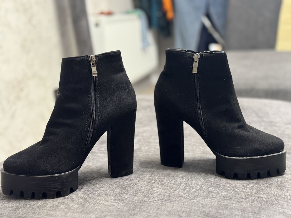 Осінні, весняні сапожки 37 розмір