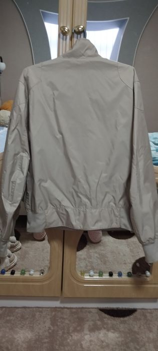 Продається чоловіча куртка-вітровка