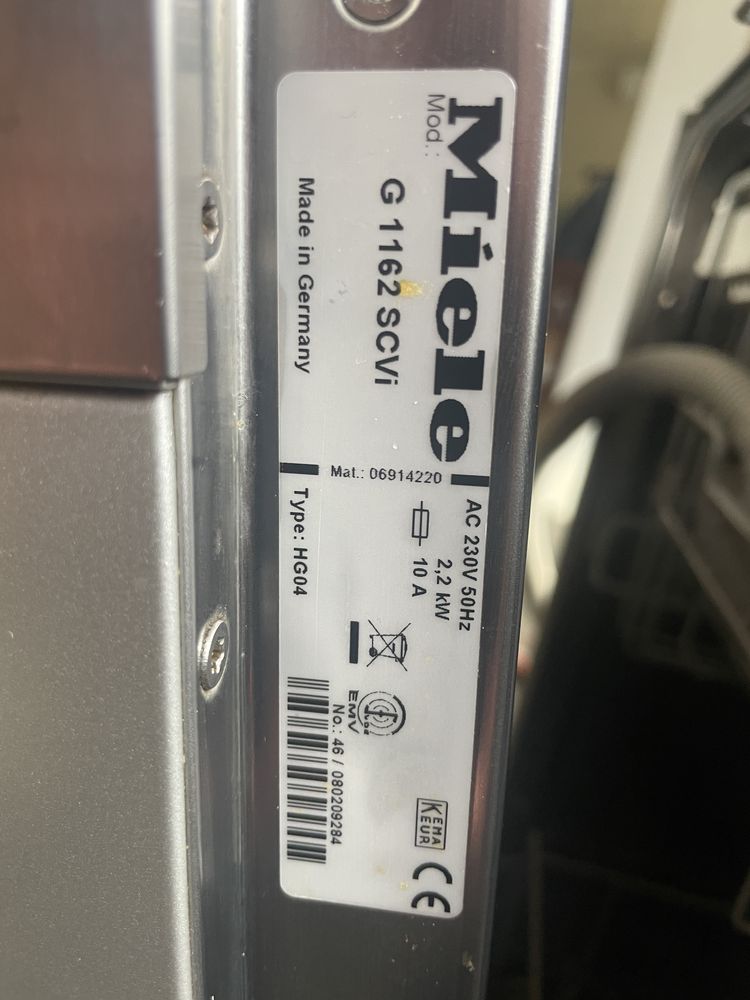 Посудомийна машина MIELE
