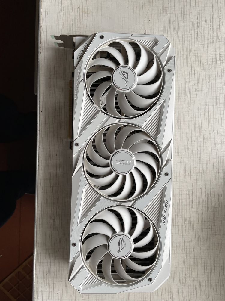 RTX 3090 (ROG-STRIX-RTX3090-O24G-WHITE) asus