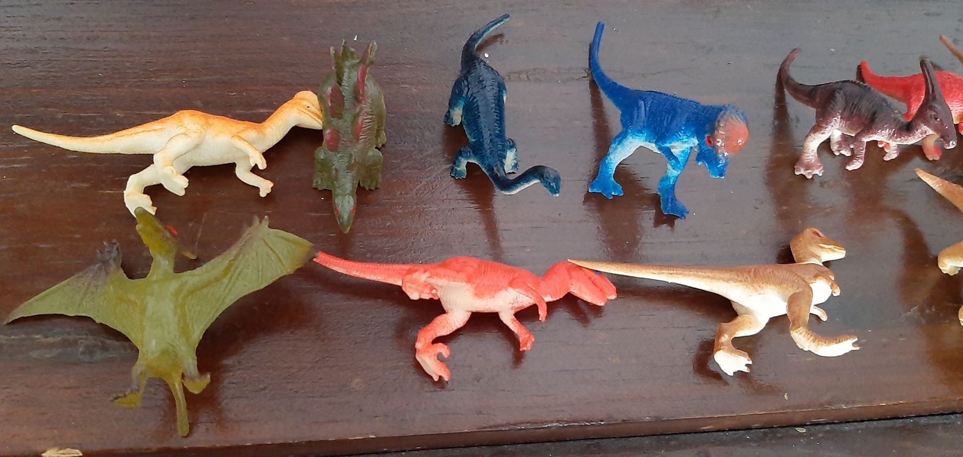 13 bonecos pvc dinossauros