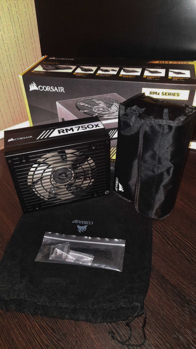 Блок живлення Corsair RM750X