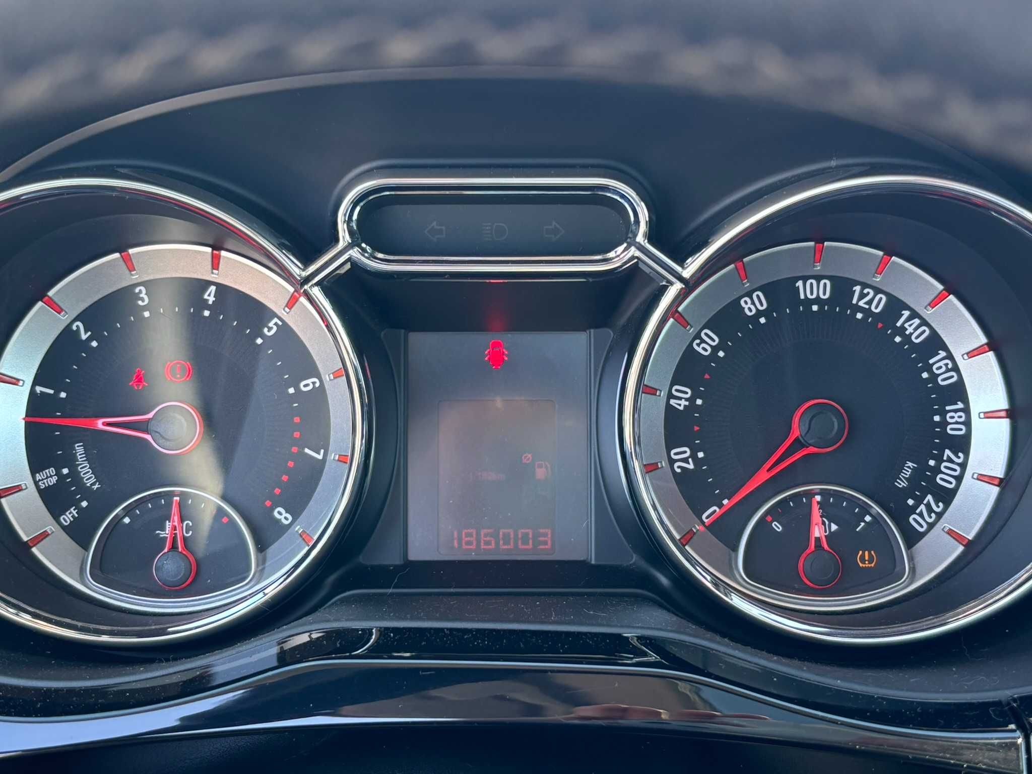 Opel Adam 1.0 S&S Glam – Bem equipado, pronto a andar