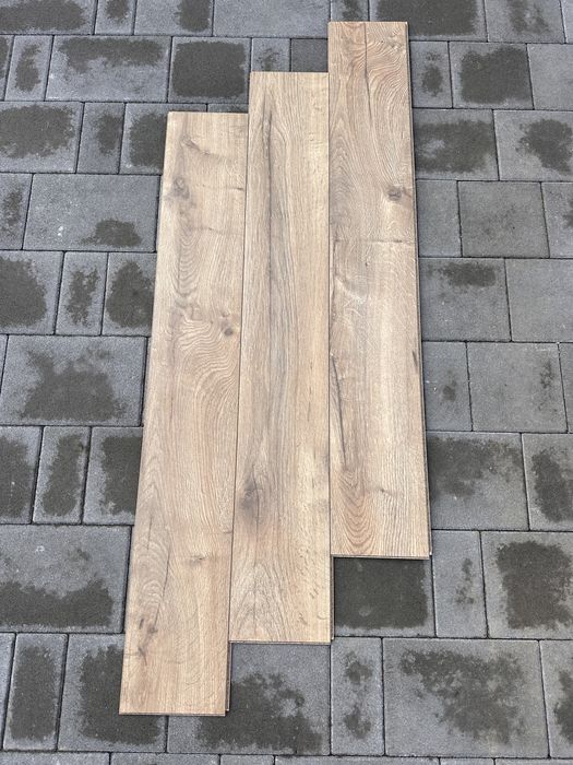 Ламінат EGGER EL2077 "Дуб Лойя коричнева" 8мм/32 фаска 4V 500грн/м2