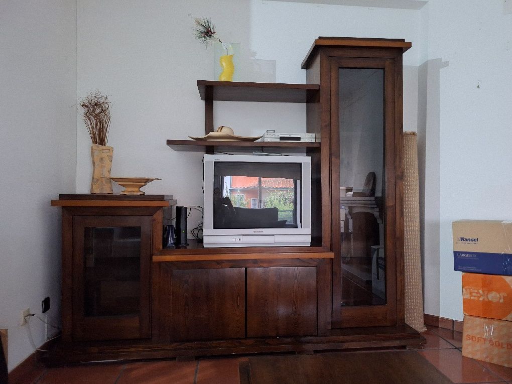Móvel  de sala de estar em madeira de castanho maciço