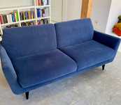 Minimalistyczna i stylowa sofa SITS inspirowana skandynawskim designem