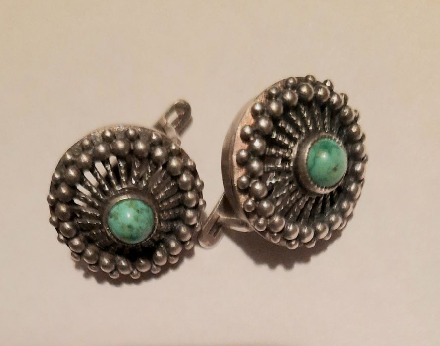 Вишукані срібні сережки з бірюзою