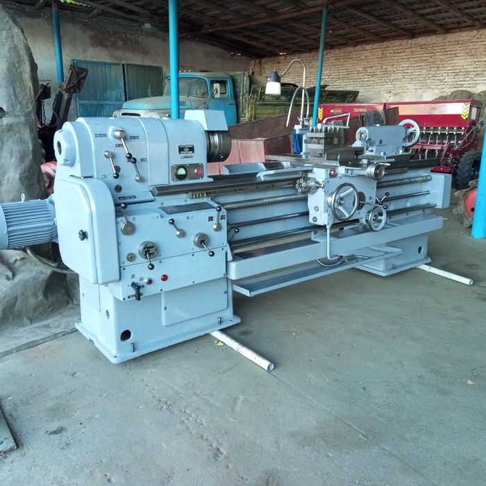 Продам токарний станок  s1-250/1500