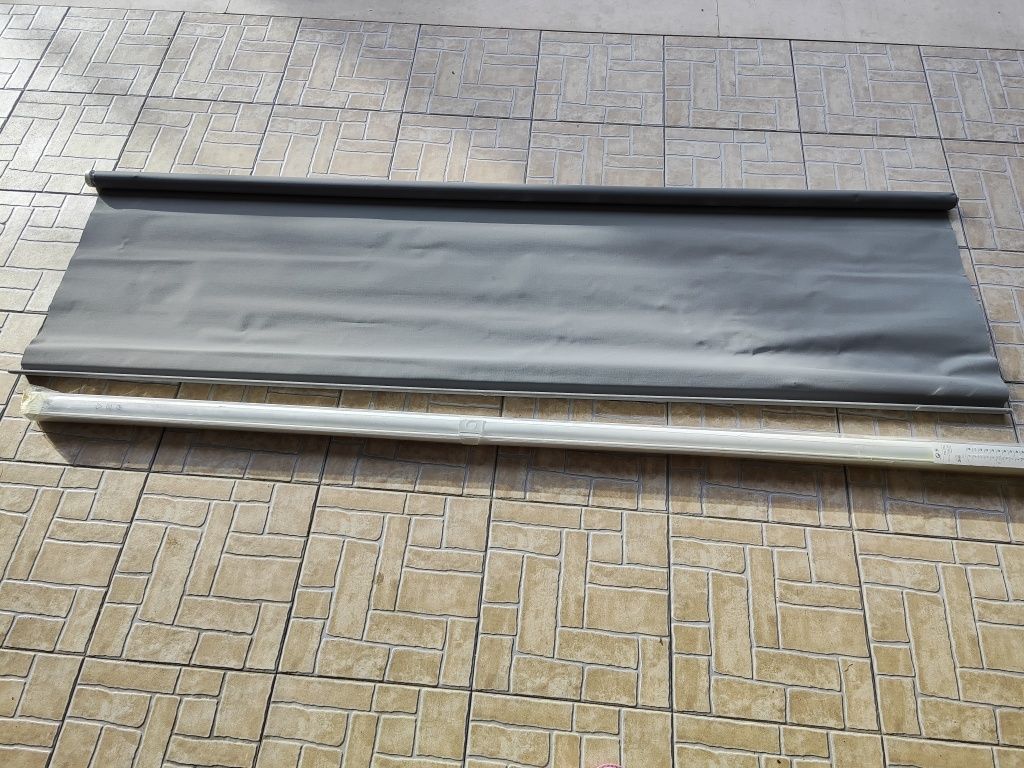 Estores black out cinzento e branco