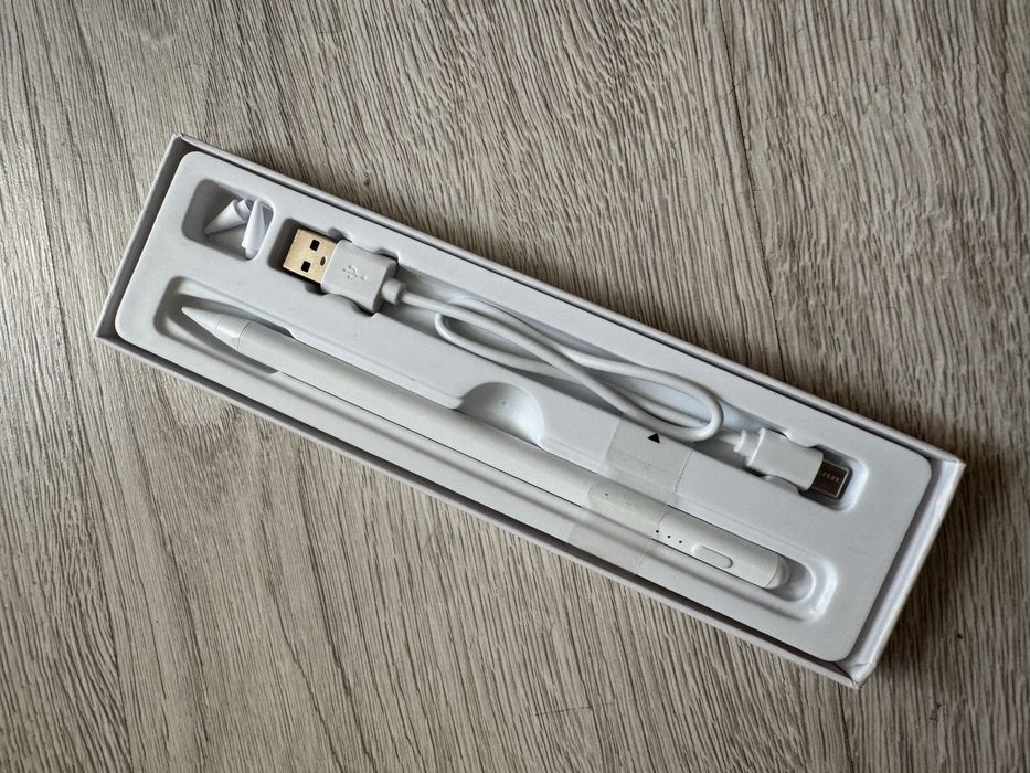 Stylus pen ручка для телефону чи планшету.