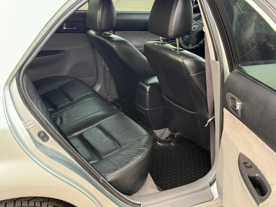 Продам автомобіль Mazda 6 2003 рік 2.0 бензин