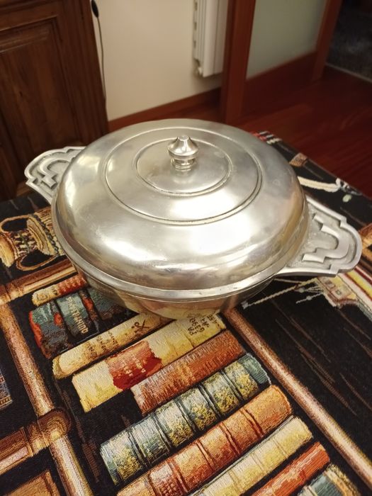 Bonitas travessas redondas com tampa (forno)