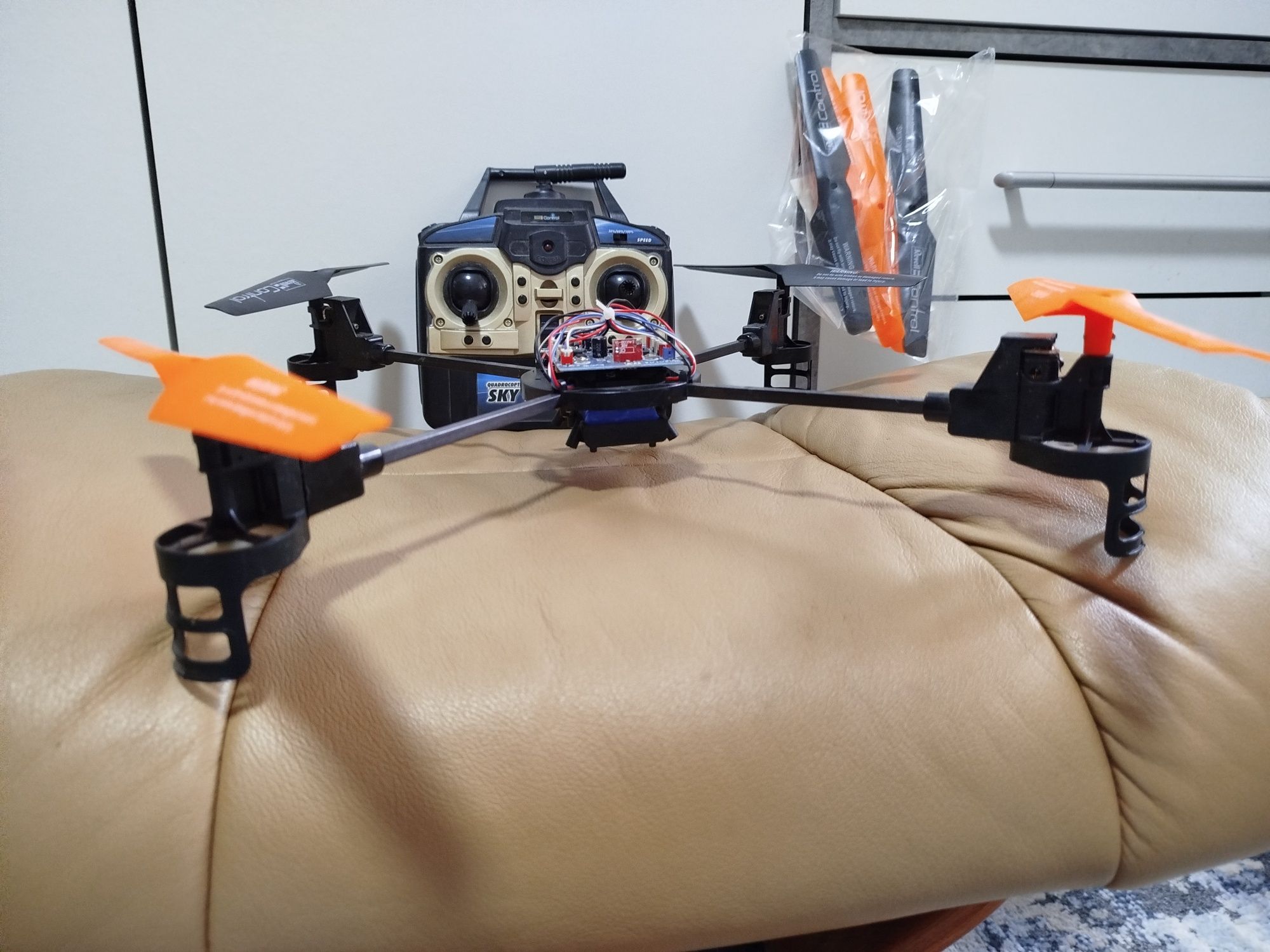 Квадрокоптер Revell Sky Spider (на запчастини або під відновлення)