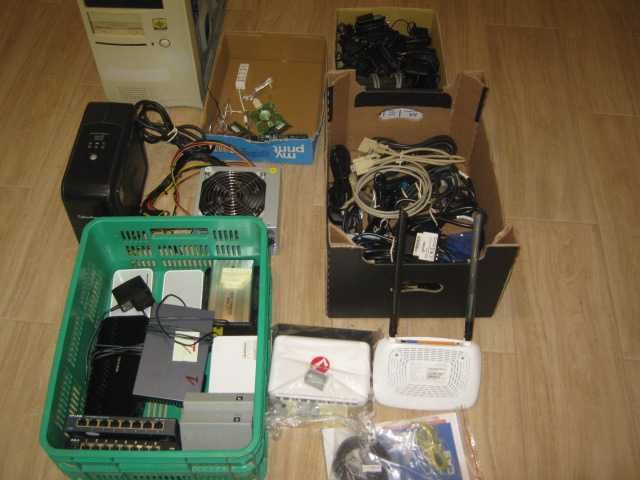 Sprzedam komputer stacjonarny ,kable, złącza, wentylator