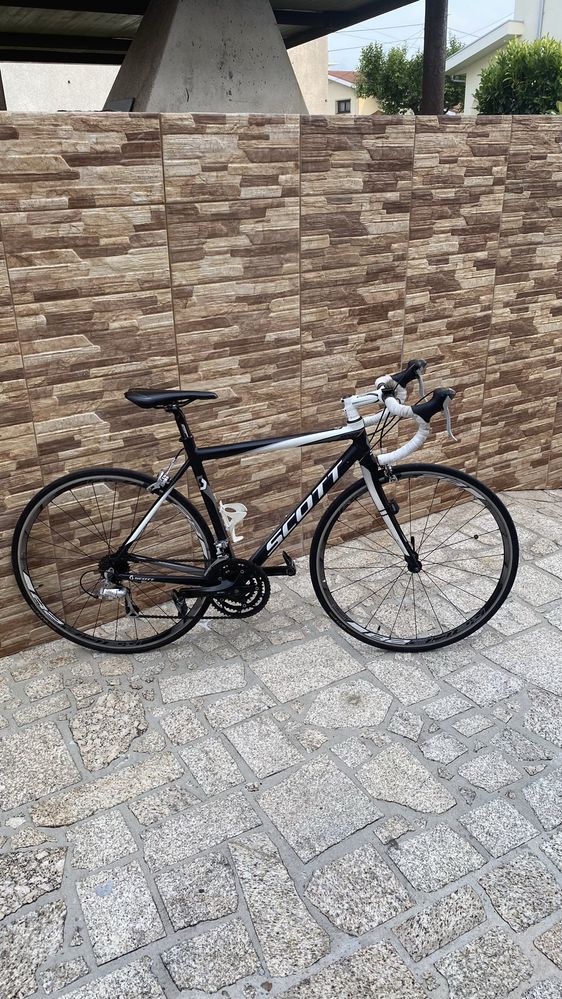 Bicicleta de estrada scott