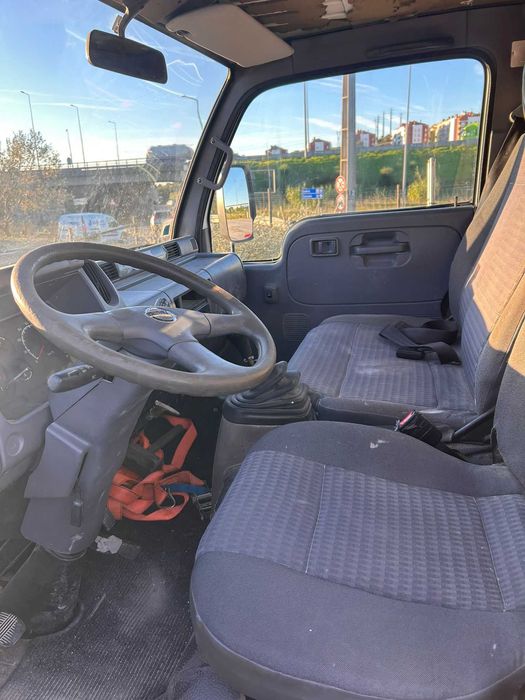 Nissan Cabstar 3.0 TD 35.13 SE/2 - Usado - 2005