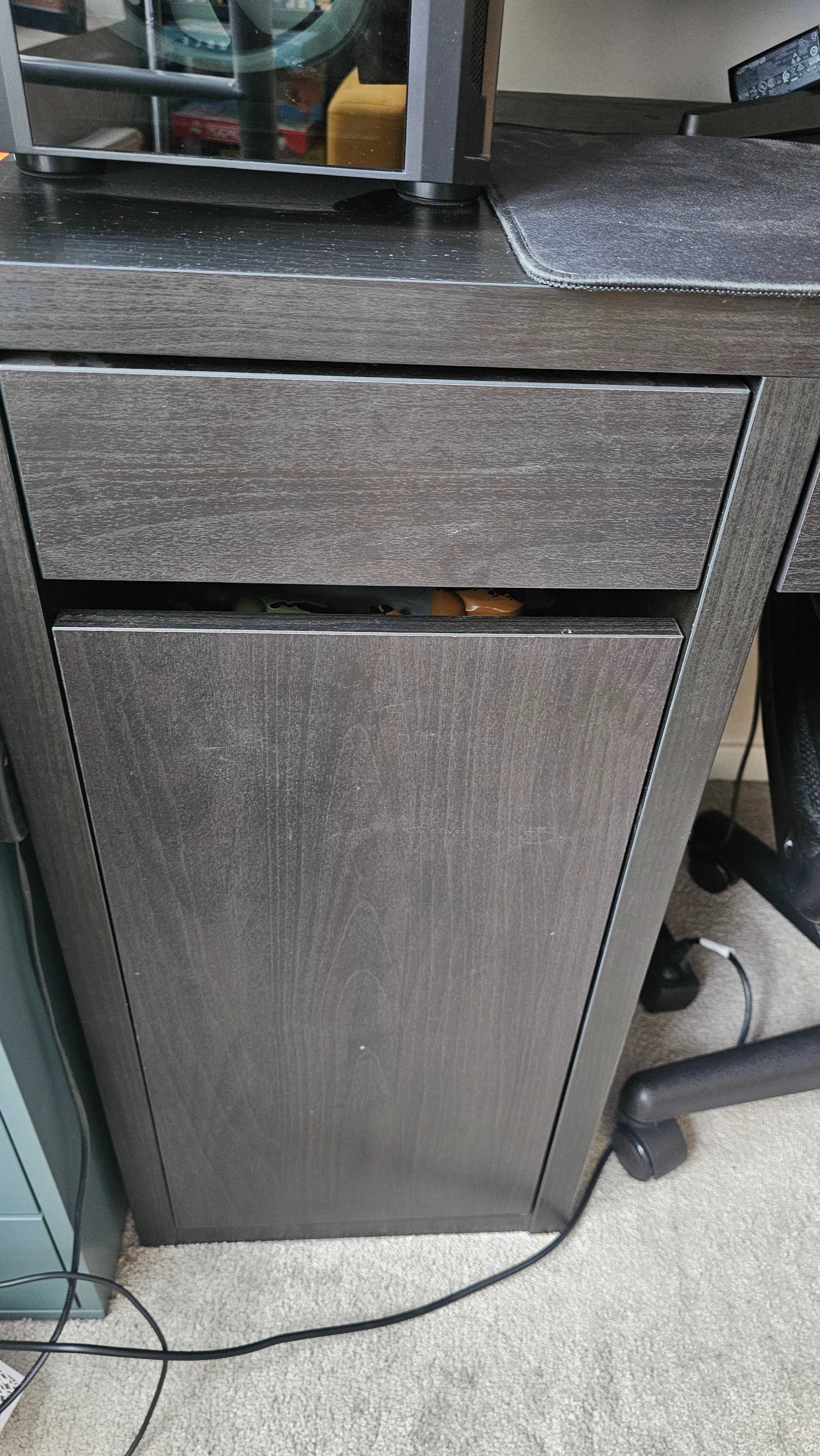Biurko Micke Ikea z nadstawką