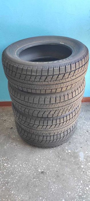 Зимові шини Bridgestone Blizzak VRX 225/60 R17 99S