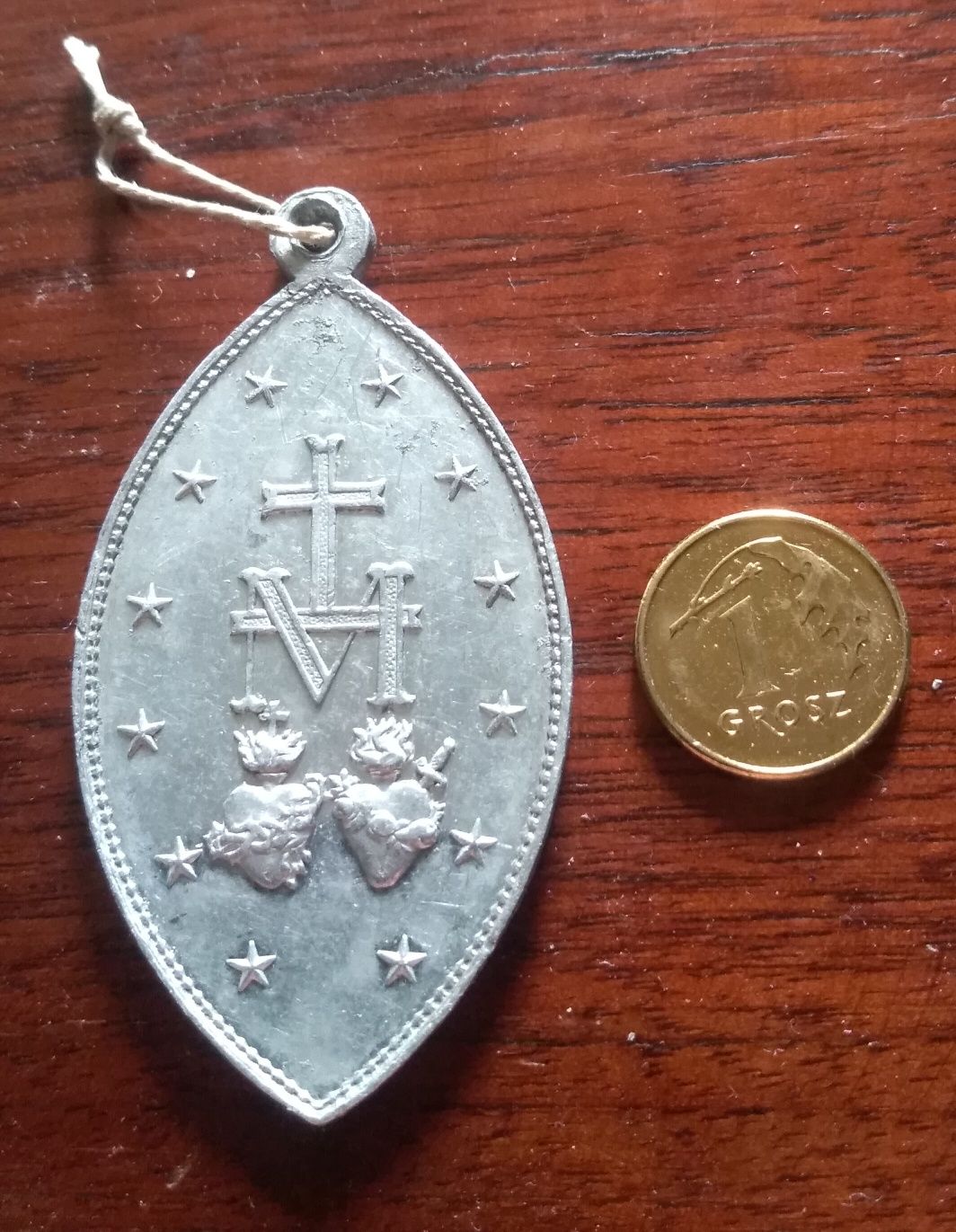 Przedwojenny medalik z wizerunkiem Matki Boskiej duży
