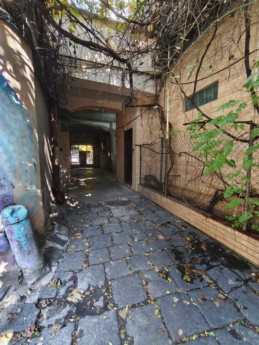 Продам 1000м2 в доме на Троицкая/ Екатерининская фасад, центр города.