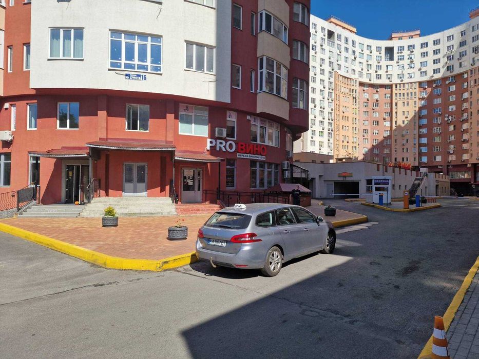 Продаж офісу,паркомісце,окремий вхід,бомбосховище,солом'янка,комерція