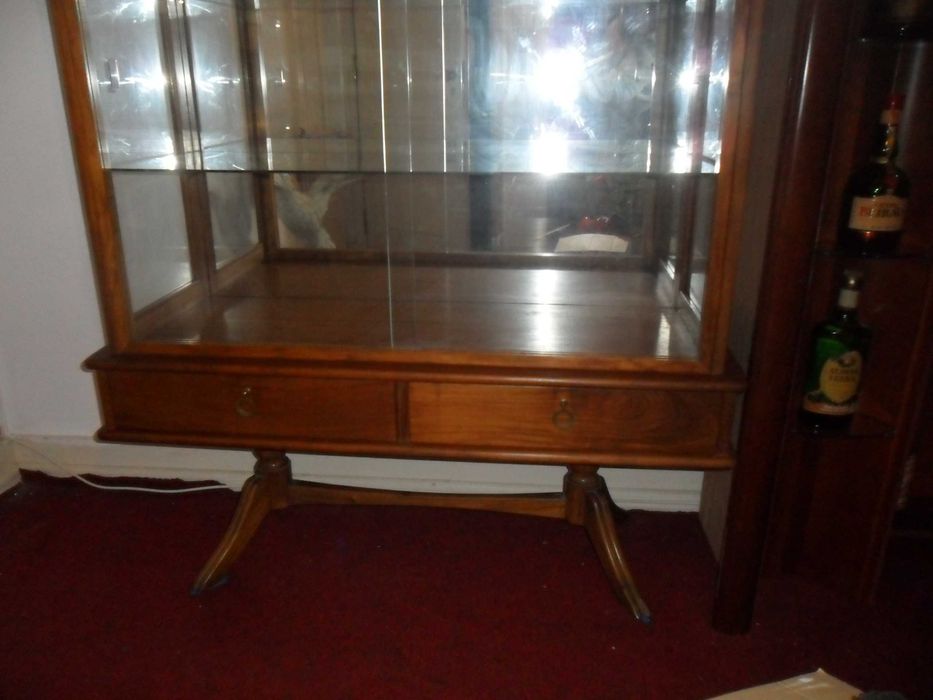 Móvel/Cristaleira/Vitrine de sala de jantar