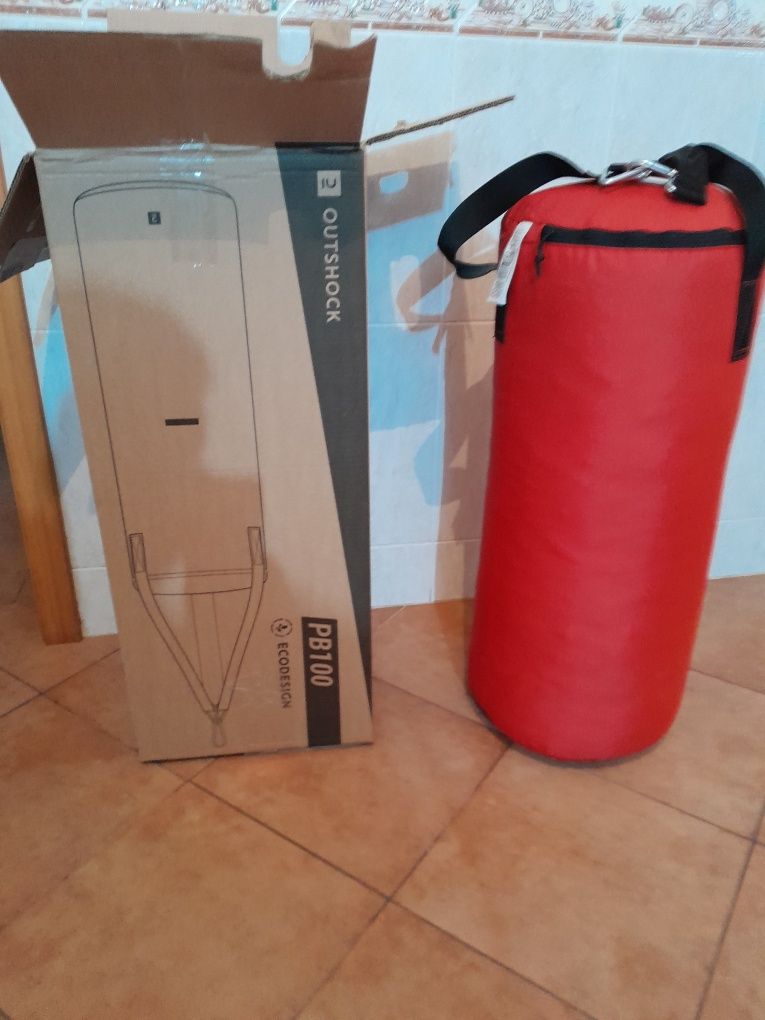 Vendo saco de box por ussar ainda na caixa