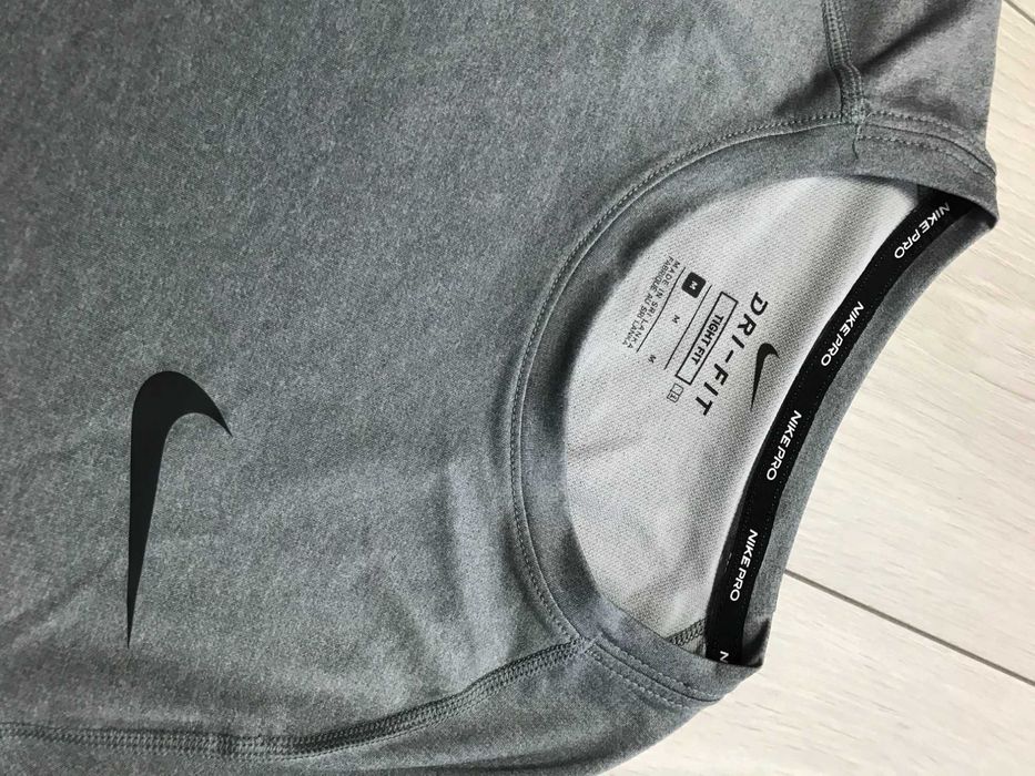 NIKE Dri Fit Pro r.M oryginalna koszulka kompresyjna stan BDB