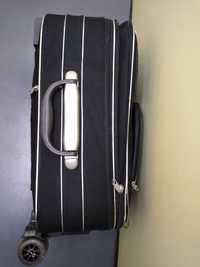 Sprzedam walizka Suitcase czarna - bez rączki do ciągnięcia
