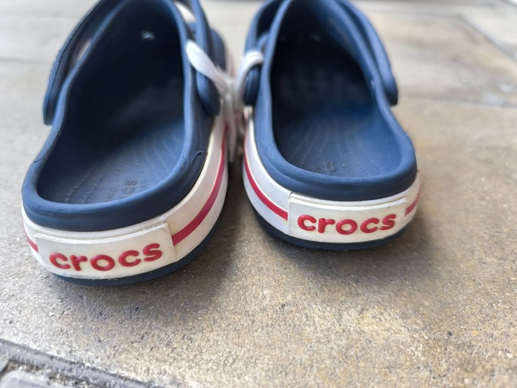 Crocs c12 tamanho 28