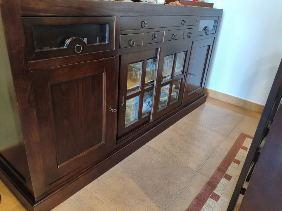 Conjunto Sala de Jantar (mesa, cadeiras e aparador)