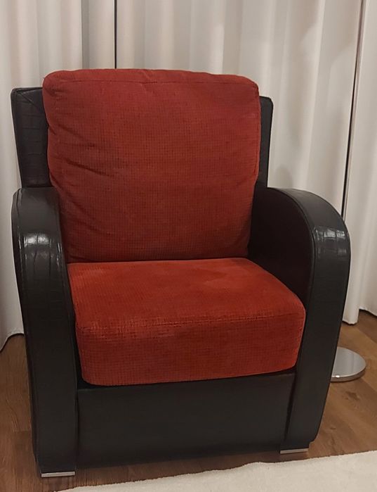 Poltrona com banquinho de pés