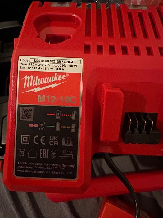 Milwaukee m18 FSG do regipsu