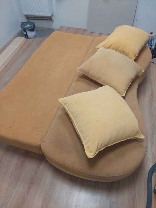 sofa wersalka z funkcją spania i skrzynia na posciel