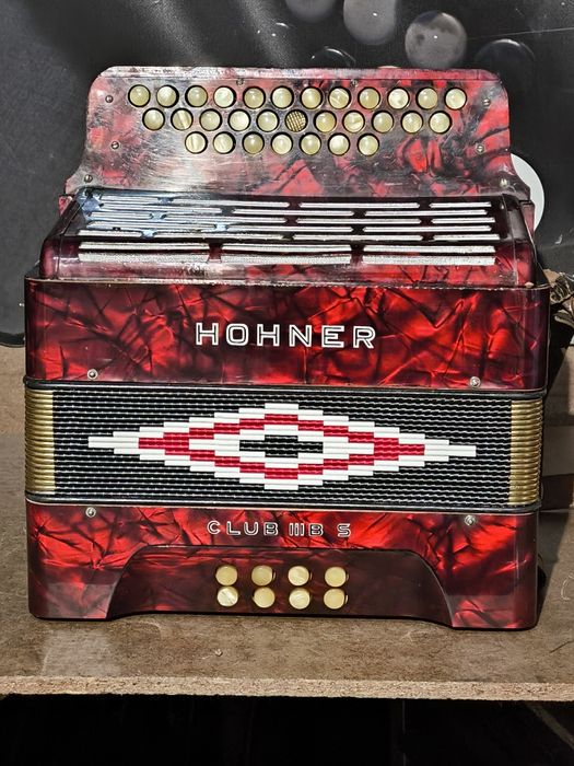 Vendo concertina hohner clube 3