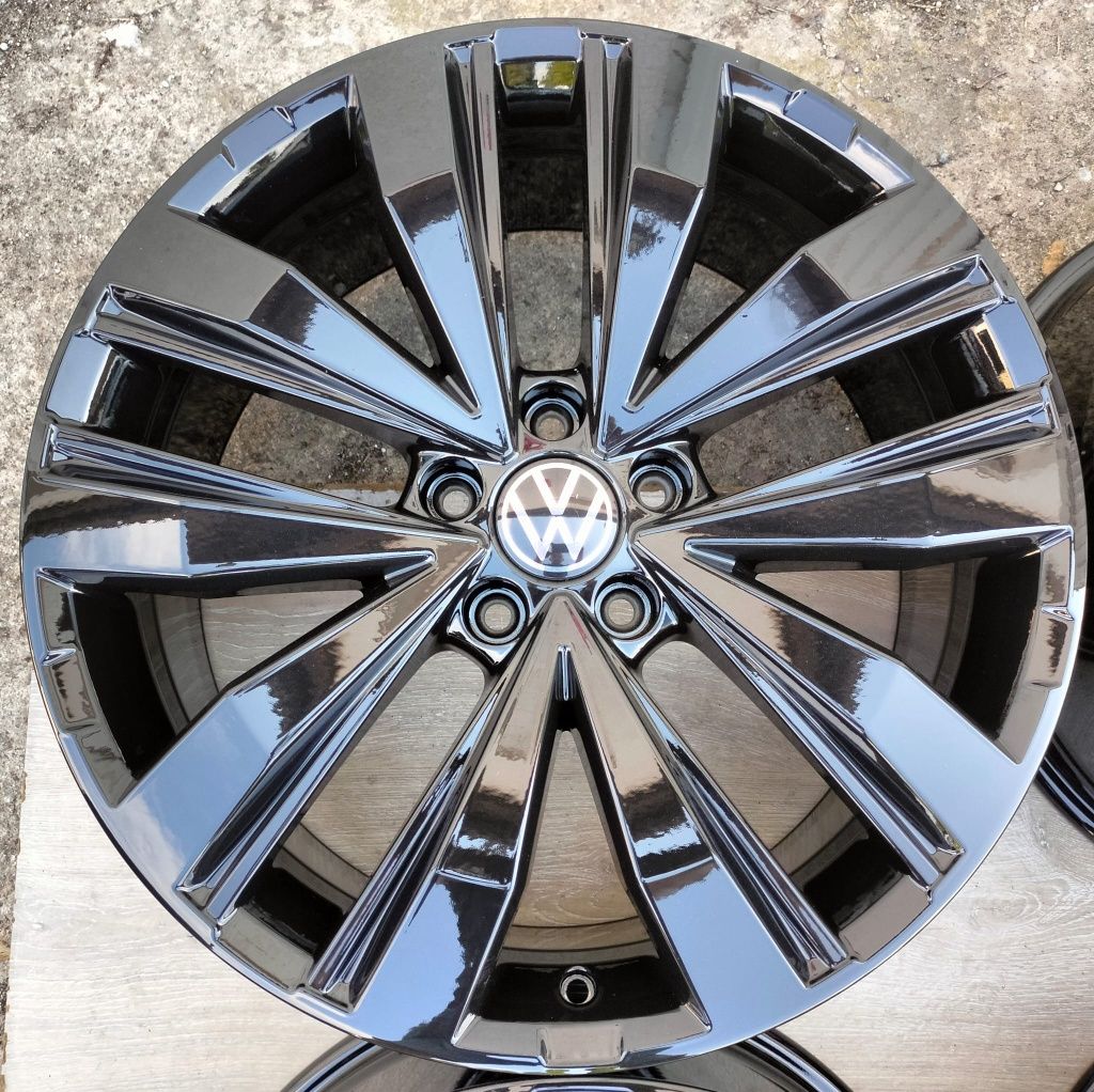 Felgi aluminiowe VW T5 T6 T7 Multivan Caravelle 8x20 ET43 5x120