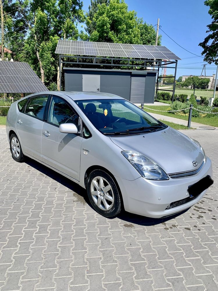 Toyota prius . Polecam.