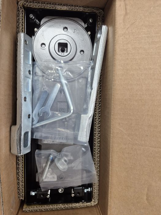 Доводчик дверей підлоговий G-u UTS 840