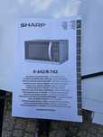 Kuchenka mikrofalowa Sharp R642