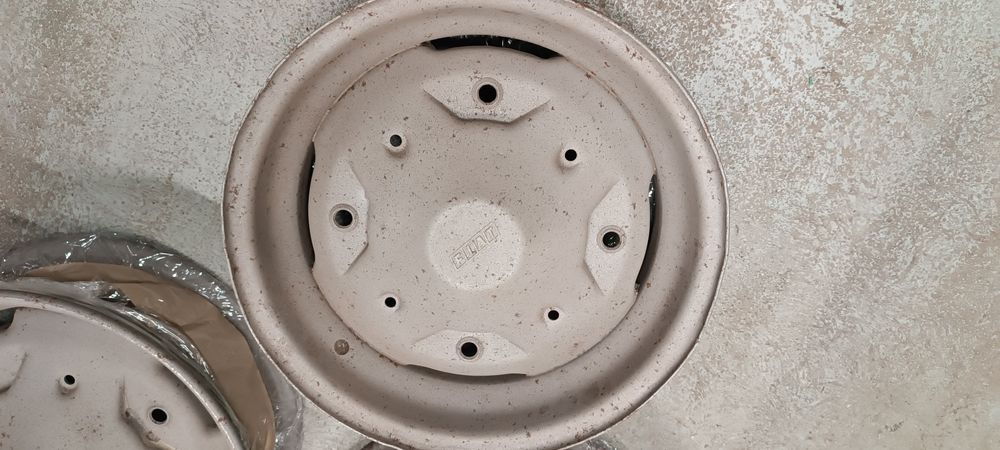 Fiat 126p 4 felgi cytryny w idealnym stanie po piaskowaniu do malowani